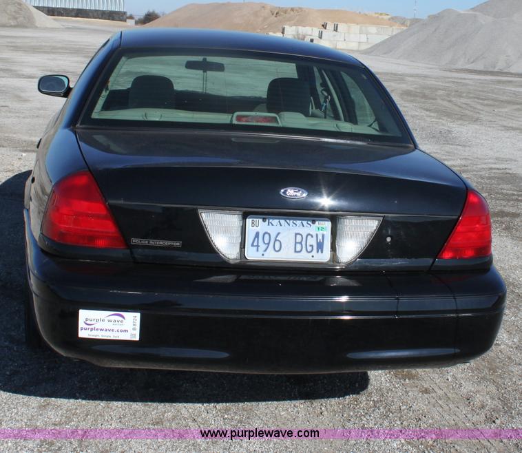 image for item B8724 2006 Ford Crown Victoria Police Interceptor