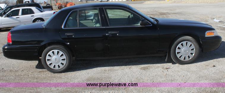 image for item B8724 2006 Ford Crown Victoria Police Interceptor