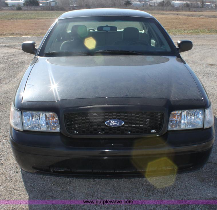 image for item B8724 2006 Ford Crown Victoria Police Interceptor
