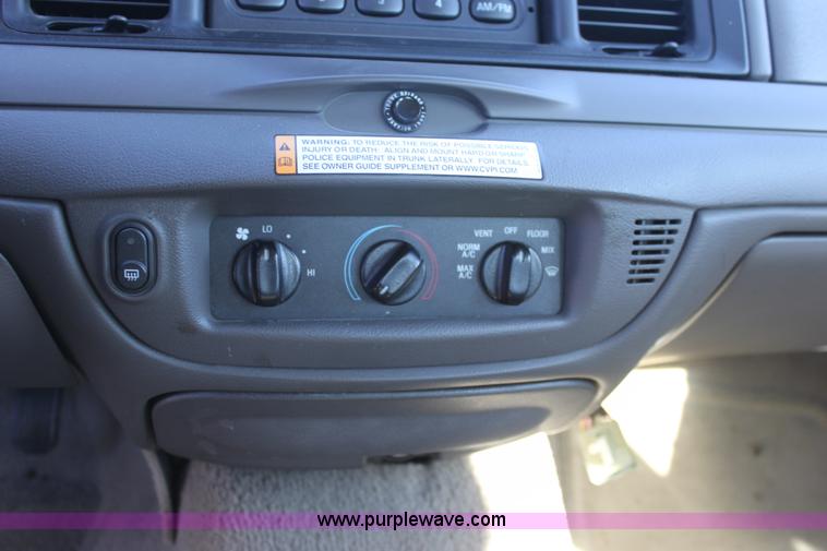 image for item B8724 2006 Ford Crown Victoria Police Interceptor