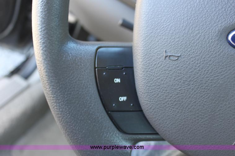 image for item B8724 2006 Ford Crown Victoria Police Interceptor