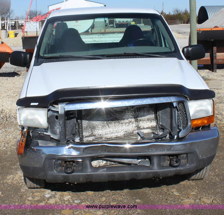 image for item B8726 2000 Ford F250 XLT Super Duty pickup truck