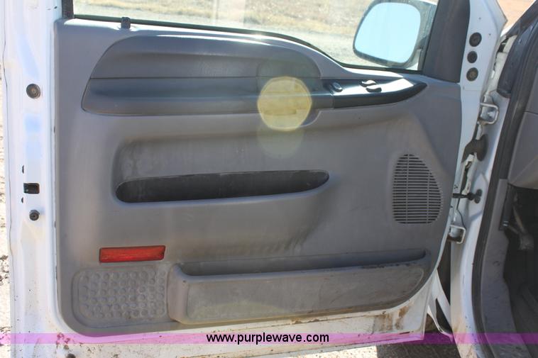 image for item B8726 2000 Ford F250 XLT Super Duty pickup truck