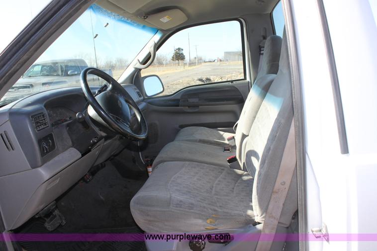 image for item B8726 2000 Ford F250 XLT Super Duty pickup truck