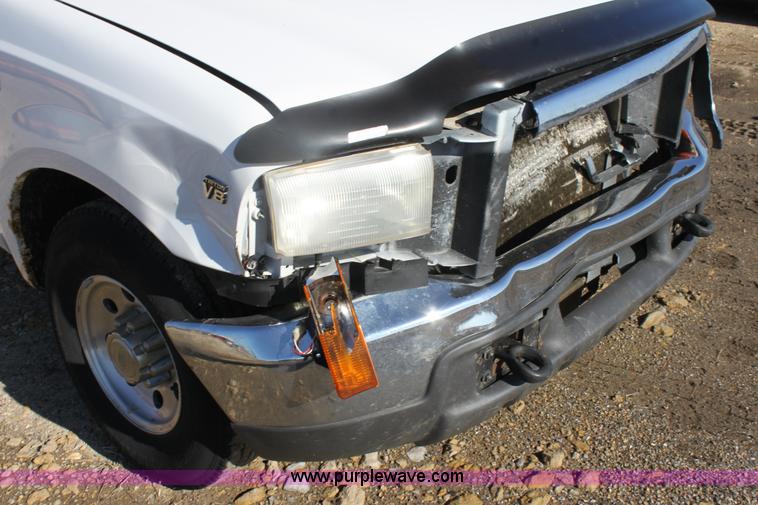 image for item B8726 2000 Ford F250 XLT Super Duty pickup truck