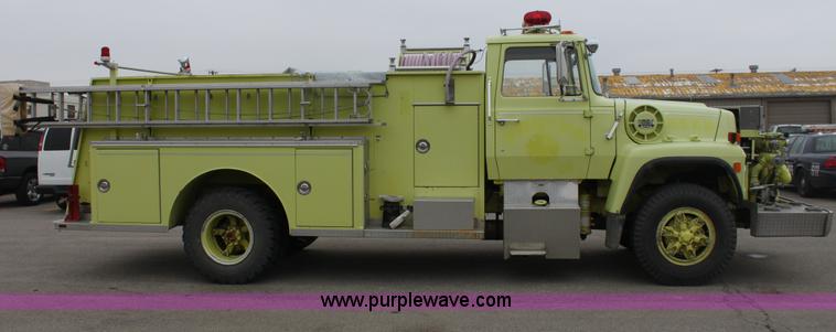 image for item B8728 1982 Ford L8000 firetruck