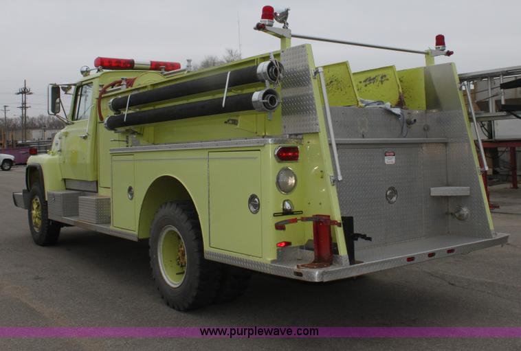 image for item B8728 1982 Ford L8000 firetruck
