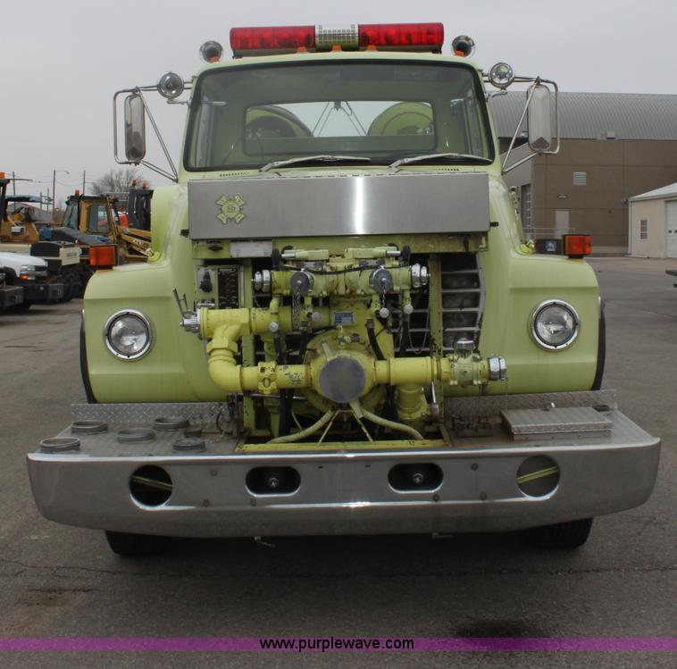 image for item B8728 1982 Ford L8000 firetruck
