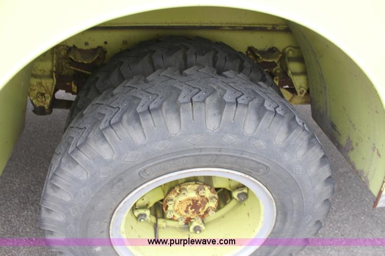 image for item B8728 1982 Ford L8000 firetruck