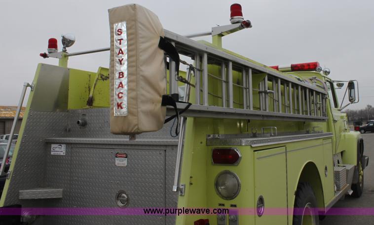 image for item B8728 1982 Ford L8000 firetruck