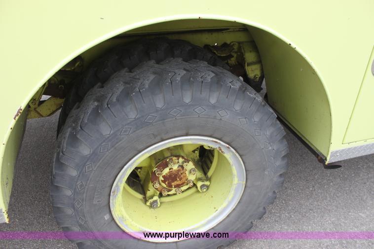 image for item B8728 1982 Ford L8000 firetruck