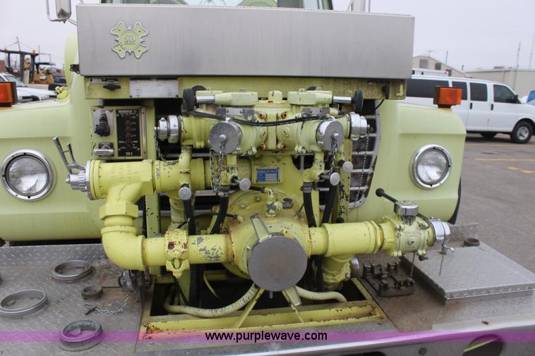 image for item B8728 1982 Ford L8000 firetruck