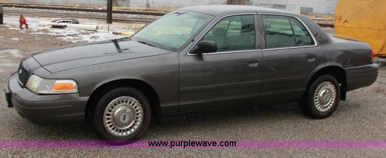 image for item B8767 2002 Ford Crown Victoria Police Interceptor
