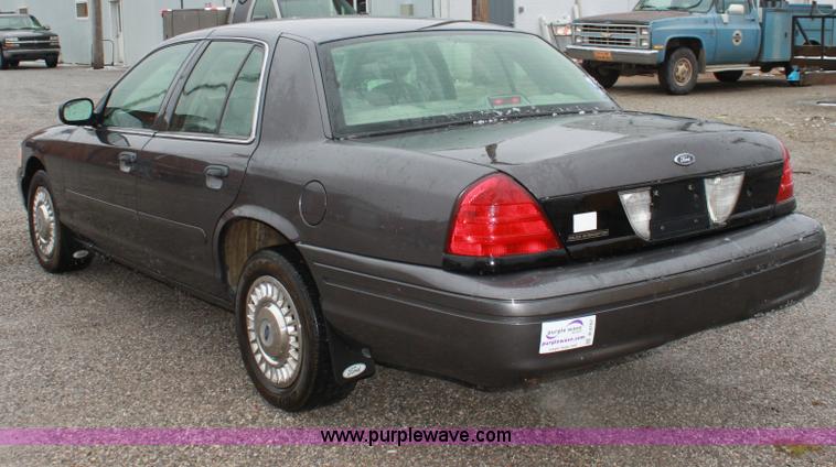 image for item B8767 2002 Ford Crown Victoria Police Interceptor