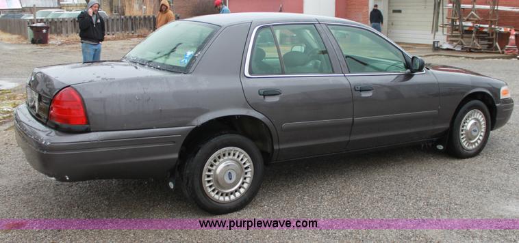 image for item B8767 2002 Ford Crown Victoria Police Interceptor