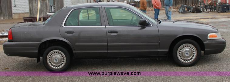 image for item B8767 2002 Ford Crown Victoria Police Interceptor