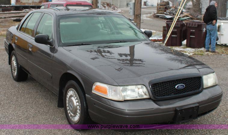 image for item B8767 2002 Ford Crown Victoria Police Interceptor