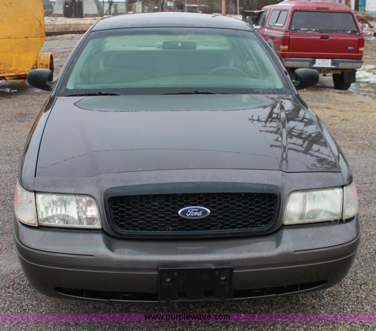 image for item B8767 2002 Ford Crown Victoria Police Interceptor