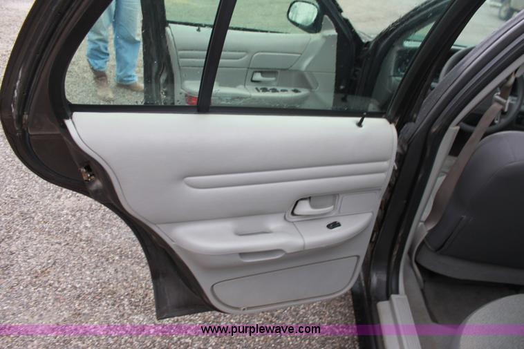 image for item B8767 2002 Ford Crown Victoria Police Interceptor