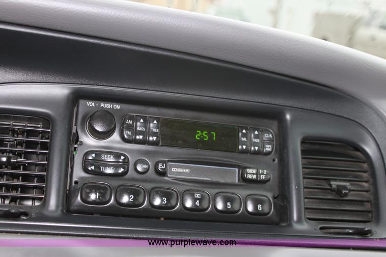 image for item B8767 2002 Ford Crown Victoria Police Interceptor