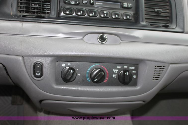 image for item B8767 2002 Ford Crown Victoria Police Interceptor