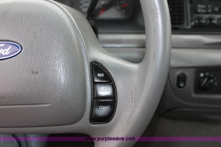 image for item B8767 2002 Ford Crown Victoria Police Interceptor