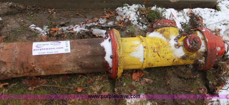 image for item B8772 1982 Muller fire hydrant