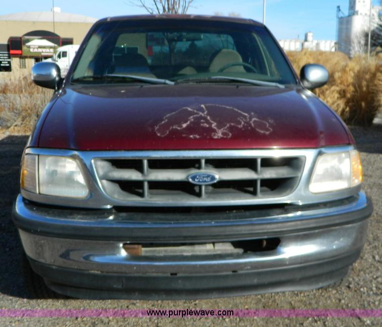 image for item D8675 1998 Ford F150 supercab pickup truck