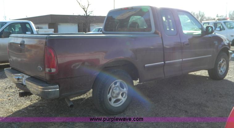 image for item D8675 1998 Ford F150 supercab pickup truck