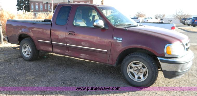 image for item D8675 1998 Ford F150 supercab pickup truck