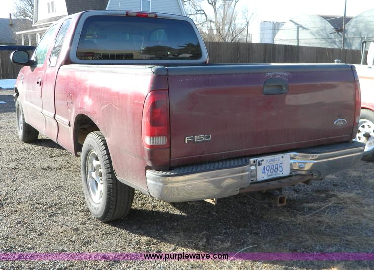 image for item D8675 1998 Ford F150 supercab pickup truck