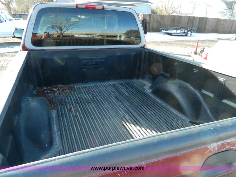 image for item D8675 1998 Ford F150 supercab pickup truck