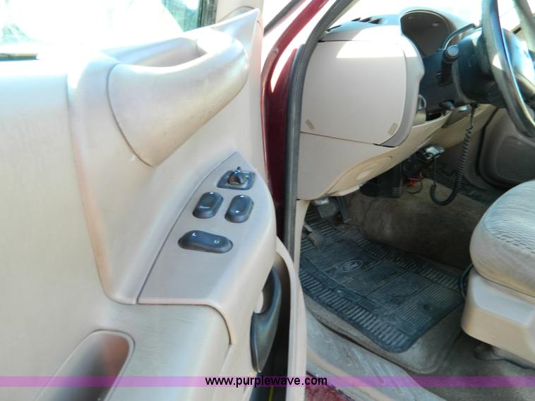 image for item D8675 1998 Ford F150 supercab pickup truck