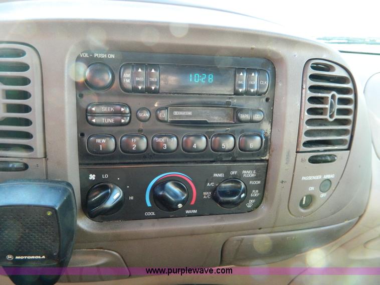 image for item D8675 1998 Ford F150 supercab pickup truck