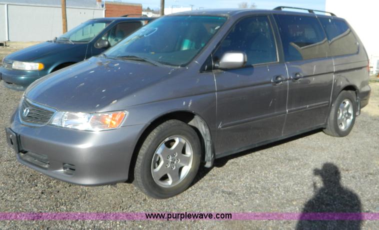 image for item D8677 2000 Honda Odyssey EX mini van