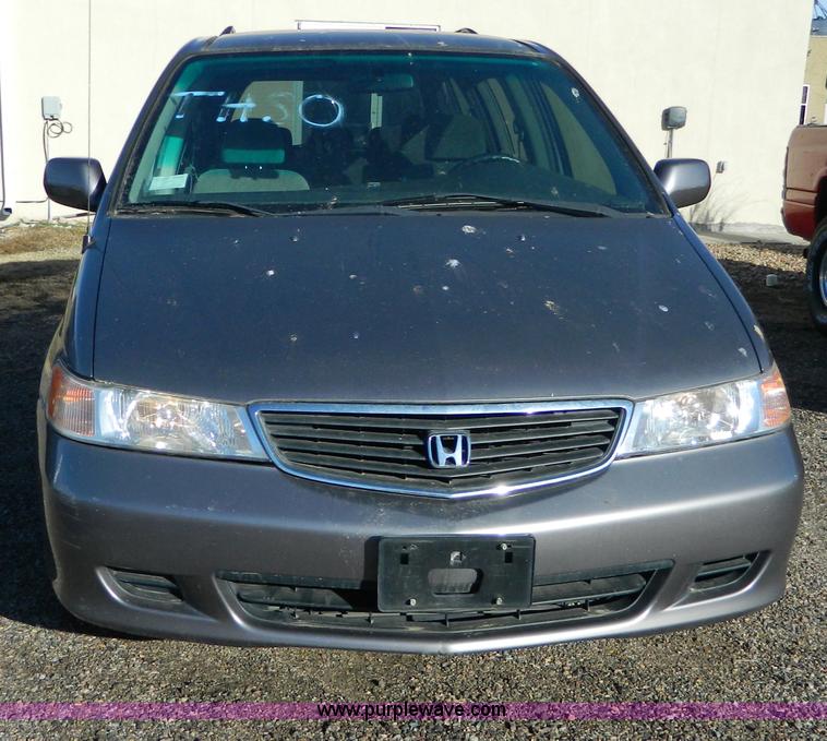 image for item D8677 2000 Honda Odyssey EX mini van