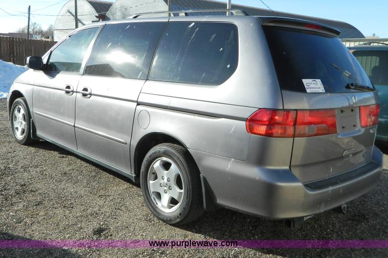 image for item D8677 2000 Honda Odyssey EX mini van