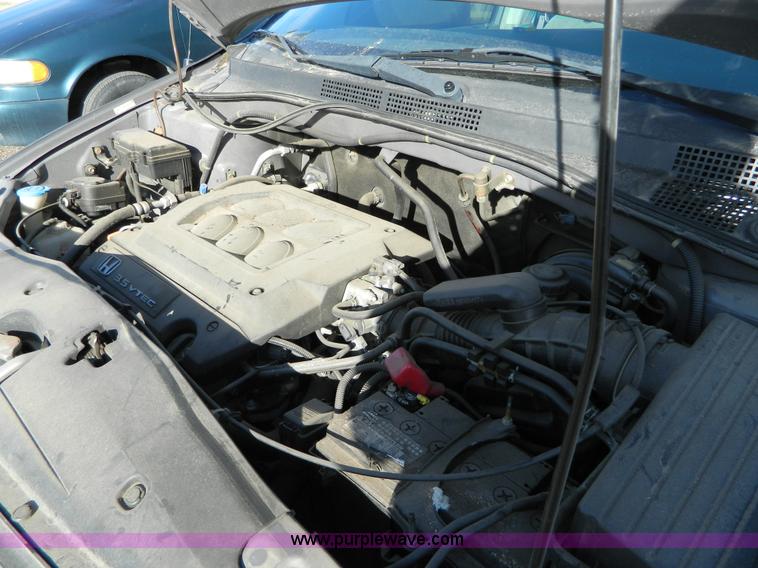 image for item D8677 2000 Honda Odyssey EX mini van