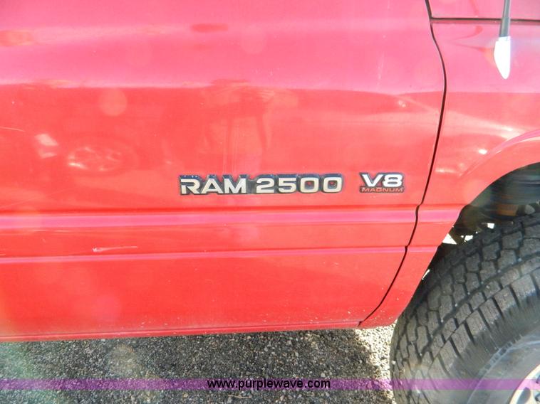 image for item D8678 1995 Dodge Ram 2500 pickup truck