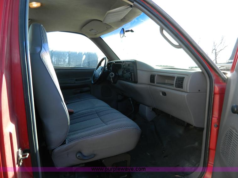 image for item D8678 1995 Dodge Ram 2500 pickup truck