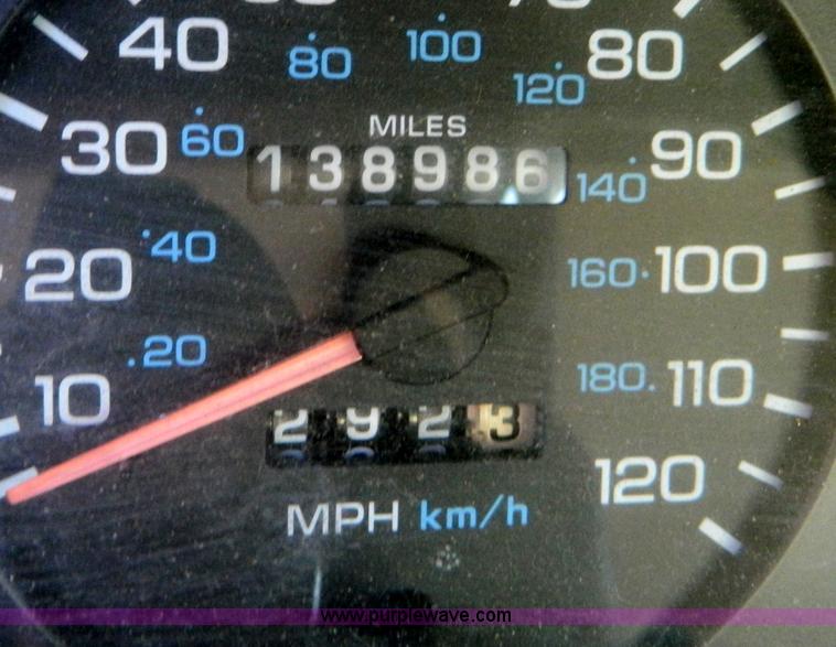 image for item D8678 1995 Dodge Ram 2500 pickup truck