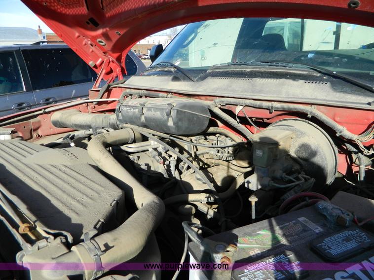 image for item D8678 1995 Dodge Ram 2500 pickup truck