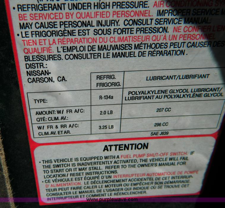 image for item D8682 1998 Nissan Quest mini van