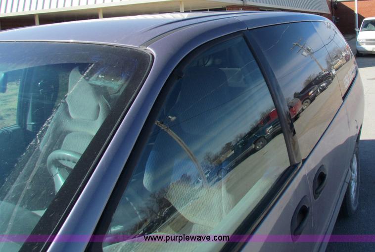 image for item D9171 1998 Plymouth Grand Voyager mini van