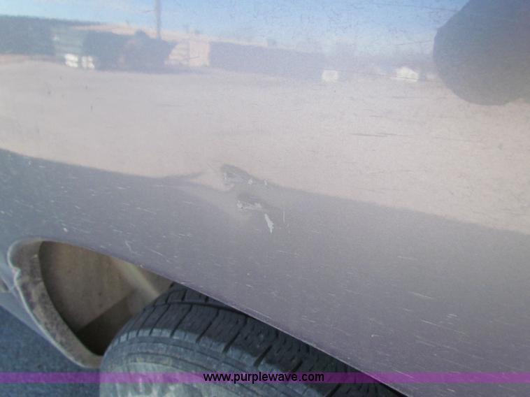 image for item D9171 1998 Plymouth Grand Voyager mini van