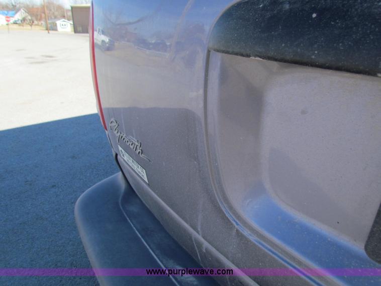 image for item D9171 1998 Plymouth Grand Voyager mini van