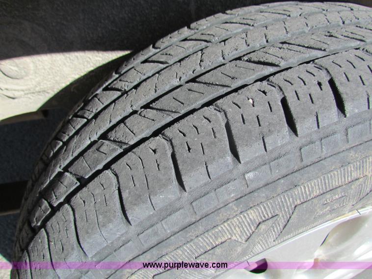 image for item D9171 1998 Plymouth Grand Voyager mini van