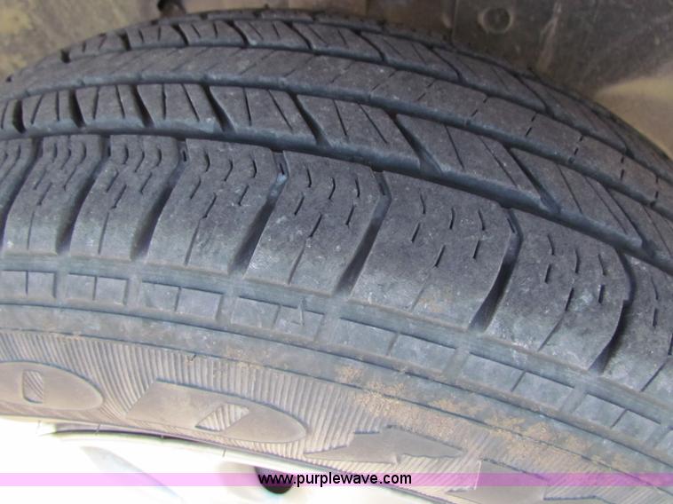 image for item D9171 1998 Plymouth Grand Voyager mini van