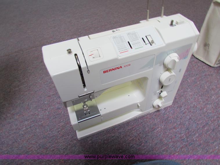 image for item D9172 (14) assorted sewing machines