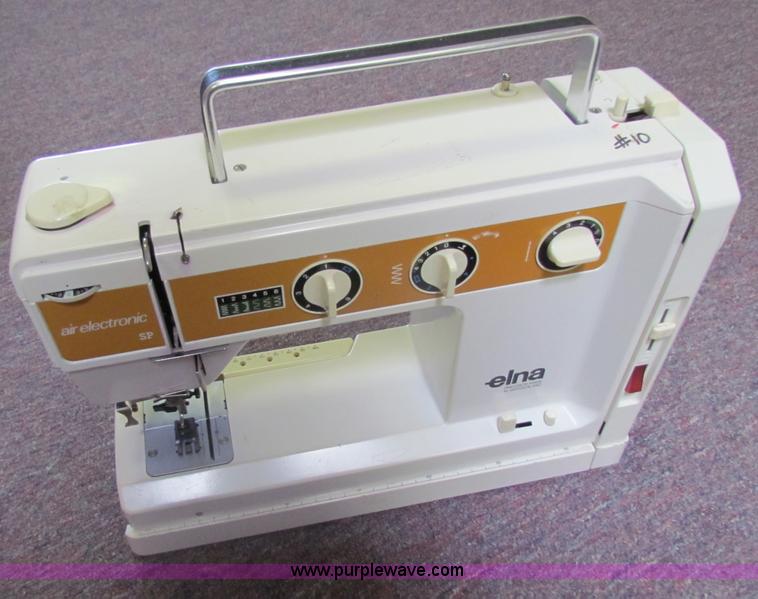 image for item D9172 (14) assorted sewing machines